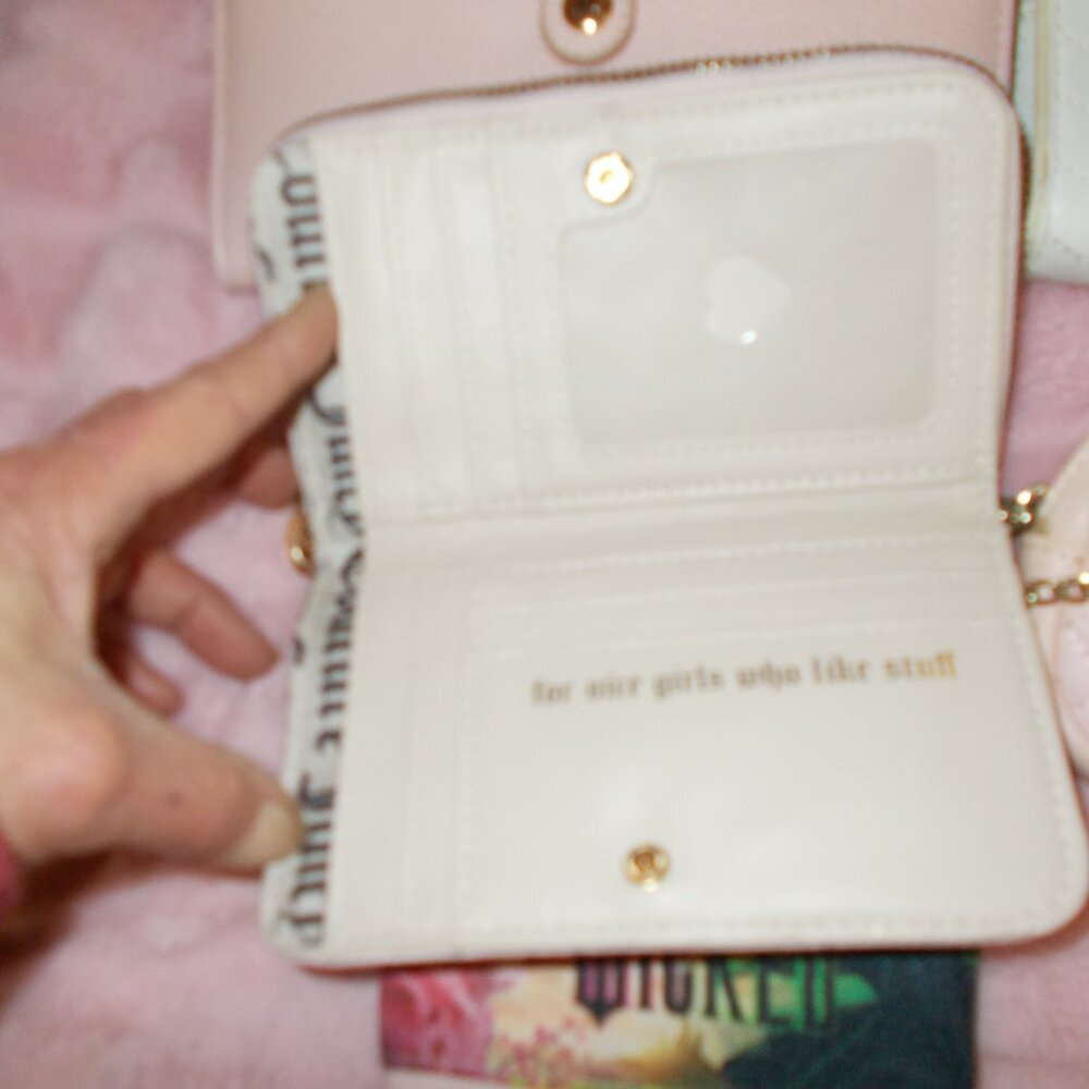 Misc Wallets And Keychains - Picture 3 of 5